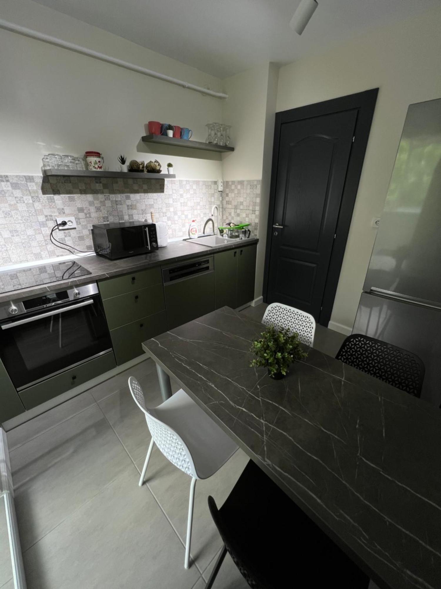 The Urban Hub 2 Apartment Iasi Exterior foto